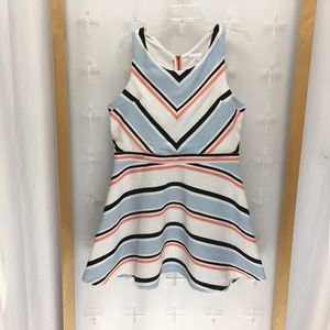 Xhilaration Women's Sleeveless Zipper Top